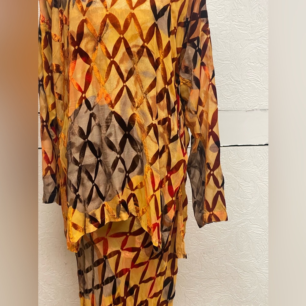 Geometric Patterned Two-Piece Set - image 2